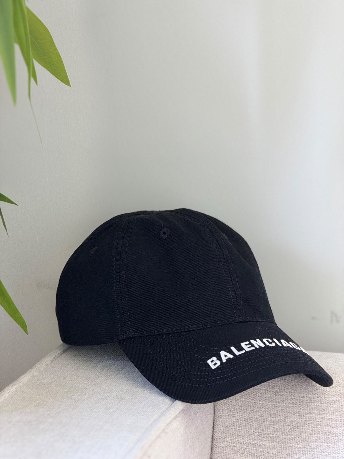 Balenciaga Bold-Brim-Text Cap - Black