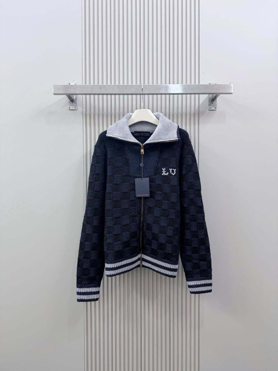 Louis Vuitton Sweater . - 
