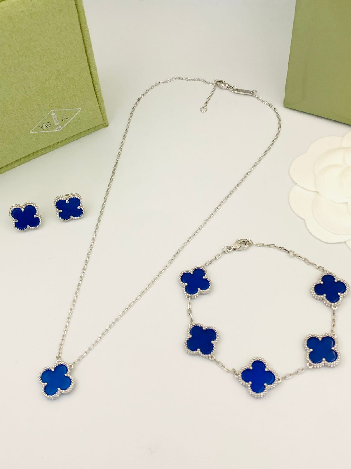 Van Cleef & Arpels Clover Jewelry Set - Blue