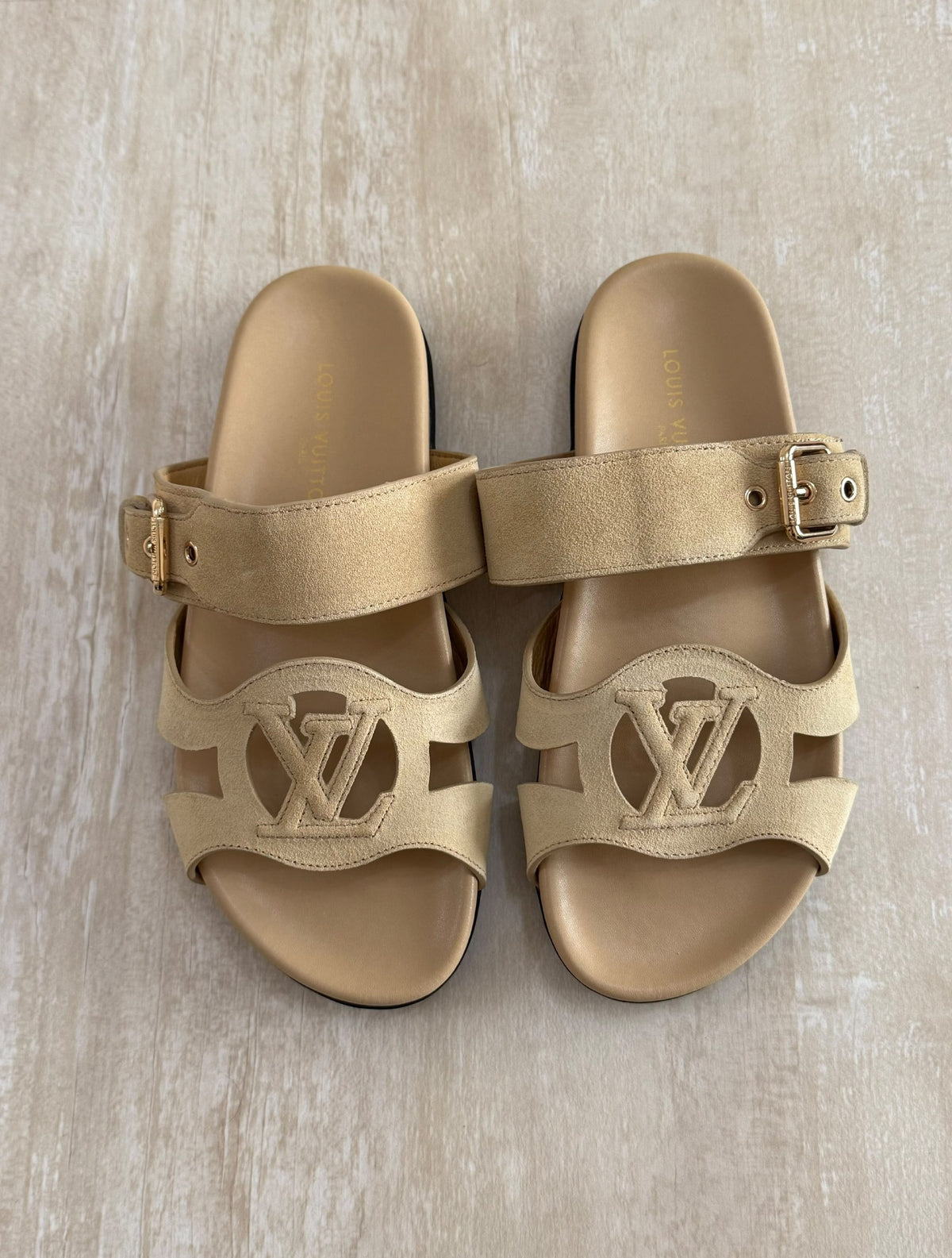 Louis Vuitton Slippers - Gold