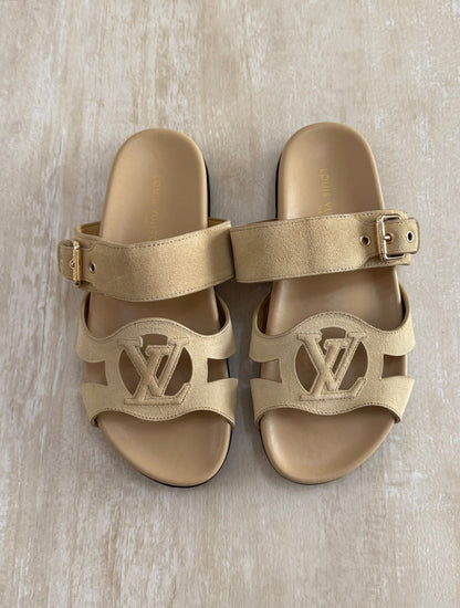 Louis Vuitton Slippers - Gold