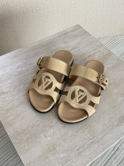 Louis Vuitton Slippers - Gold