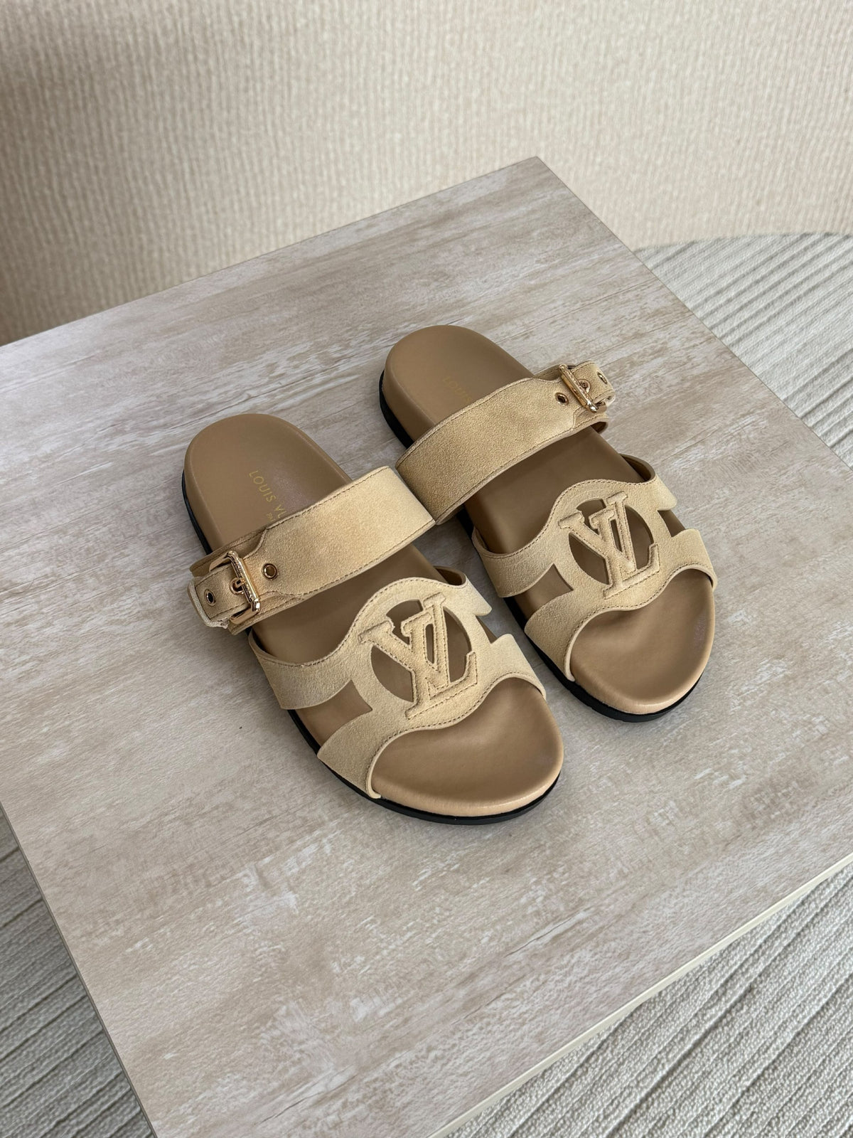 Louis Vuitton Slippers - Gold