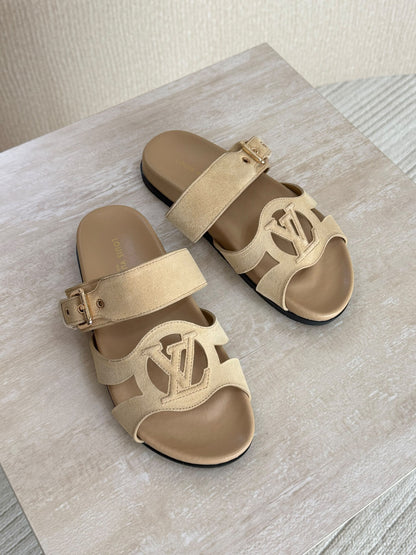 Louis Vuitton Slippers - Gold