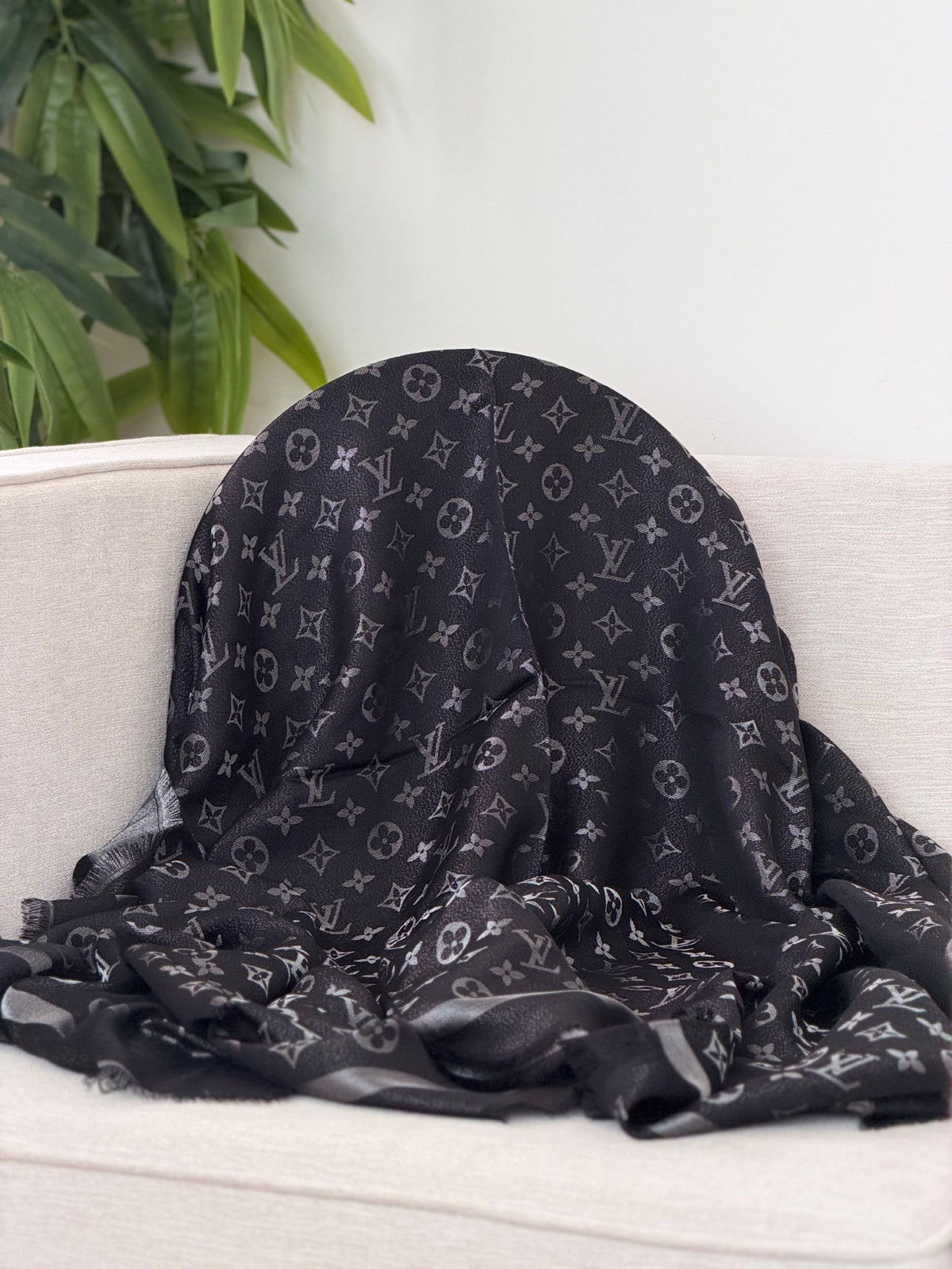 Louis Vuitton Scarf - Black & Grey