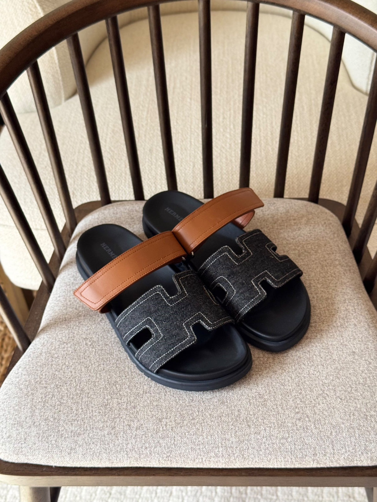 Hermès Slippers - Black & Brown