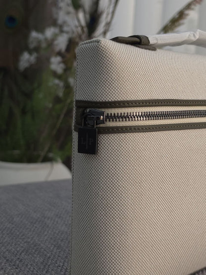 Loro Piana Clutch - Beige