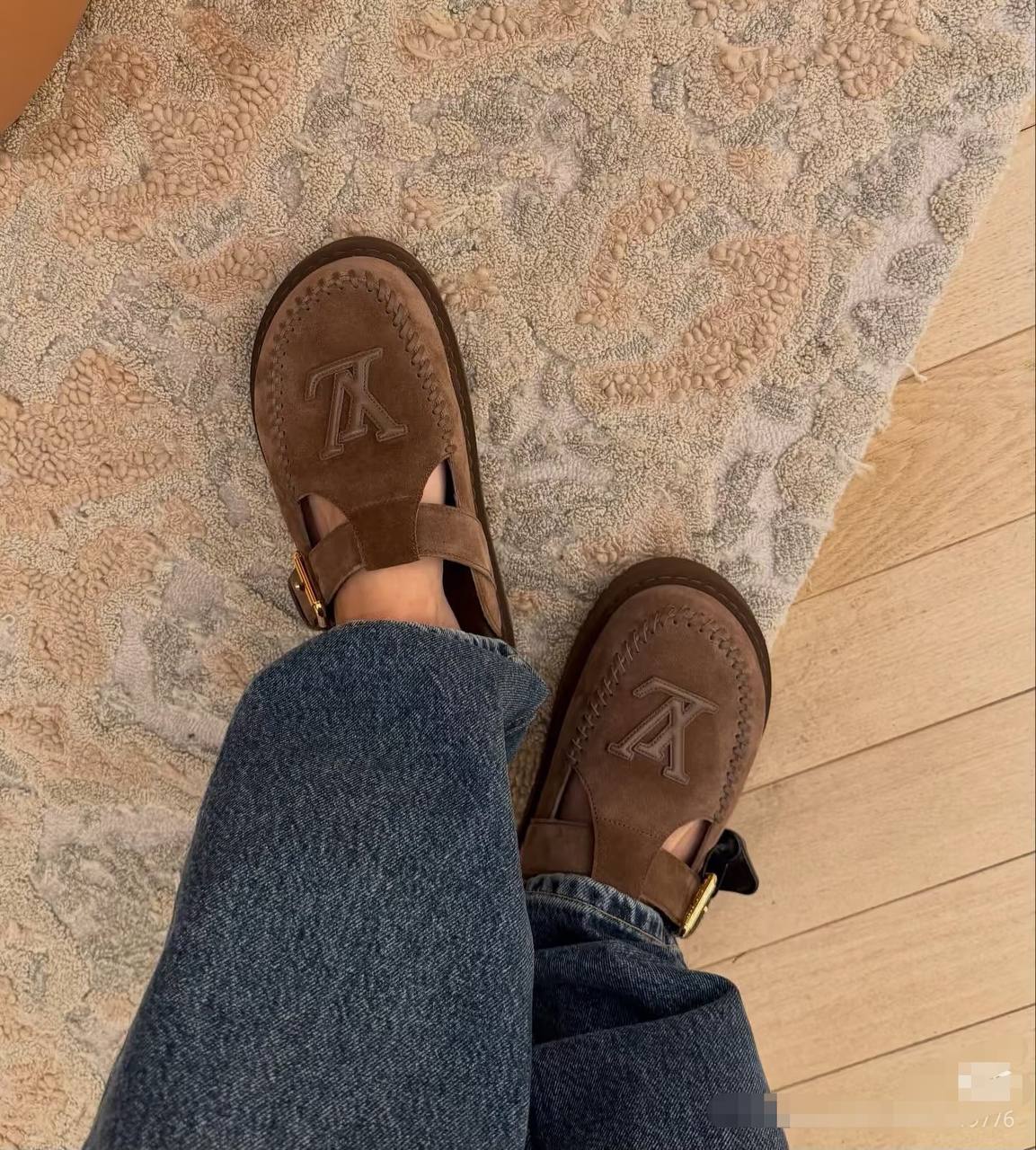 Louis Vuitton Mules - 