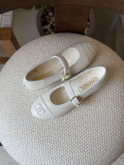 Chanel Ballerina - White