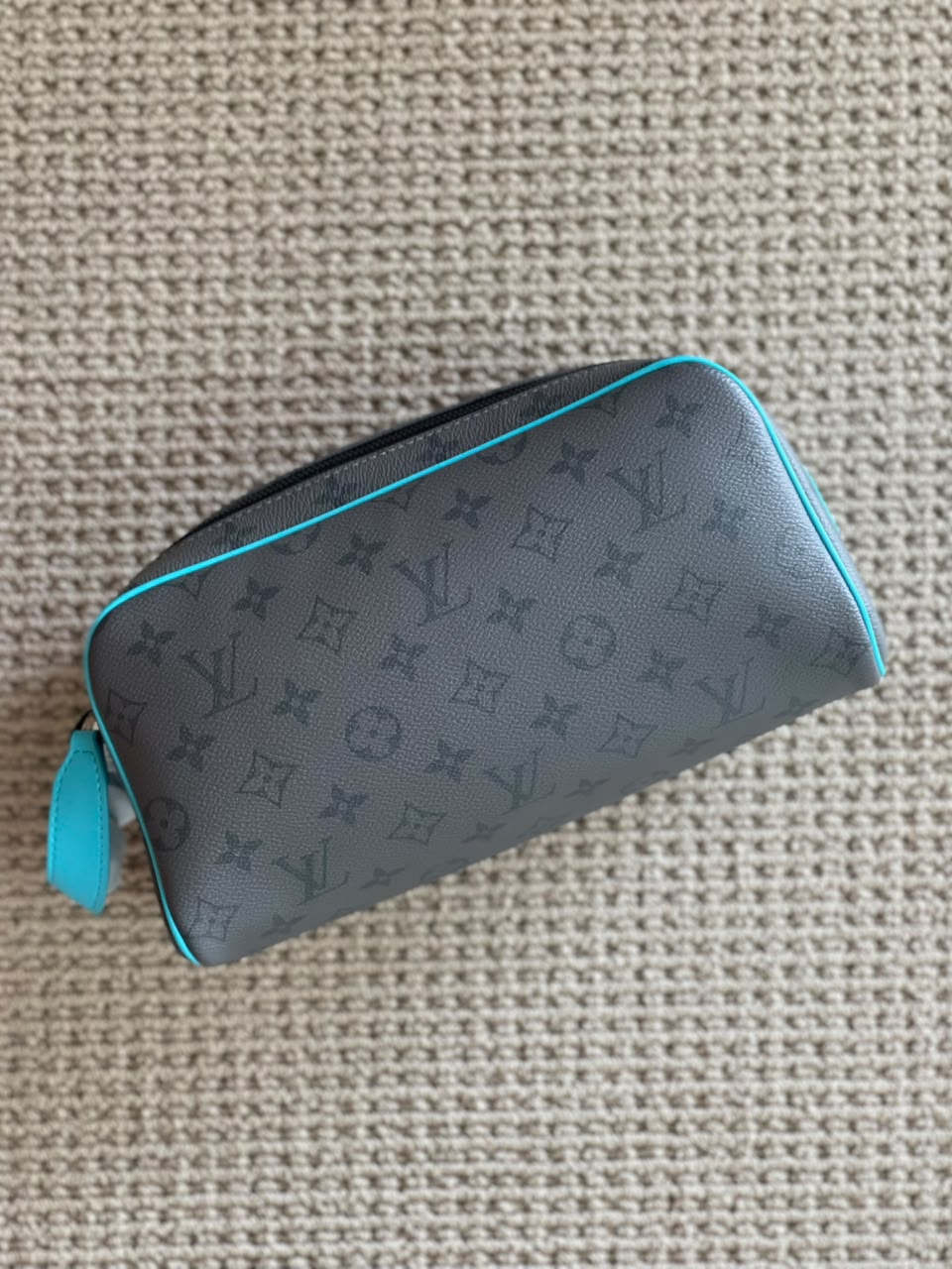 Louis Vuitton Wash Bag - Grey Monogram