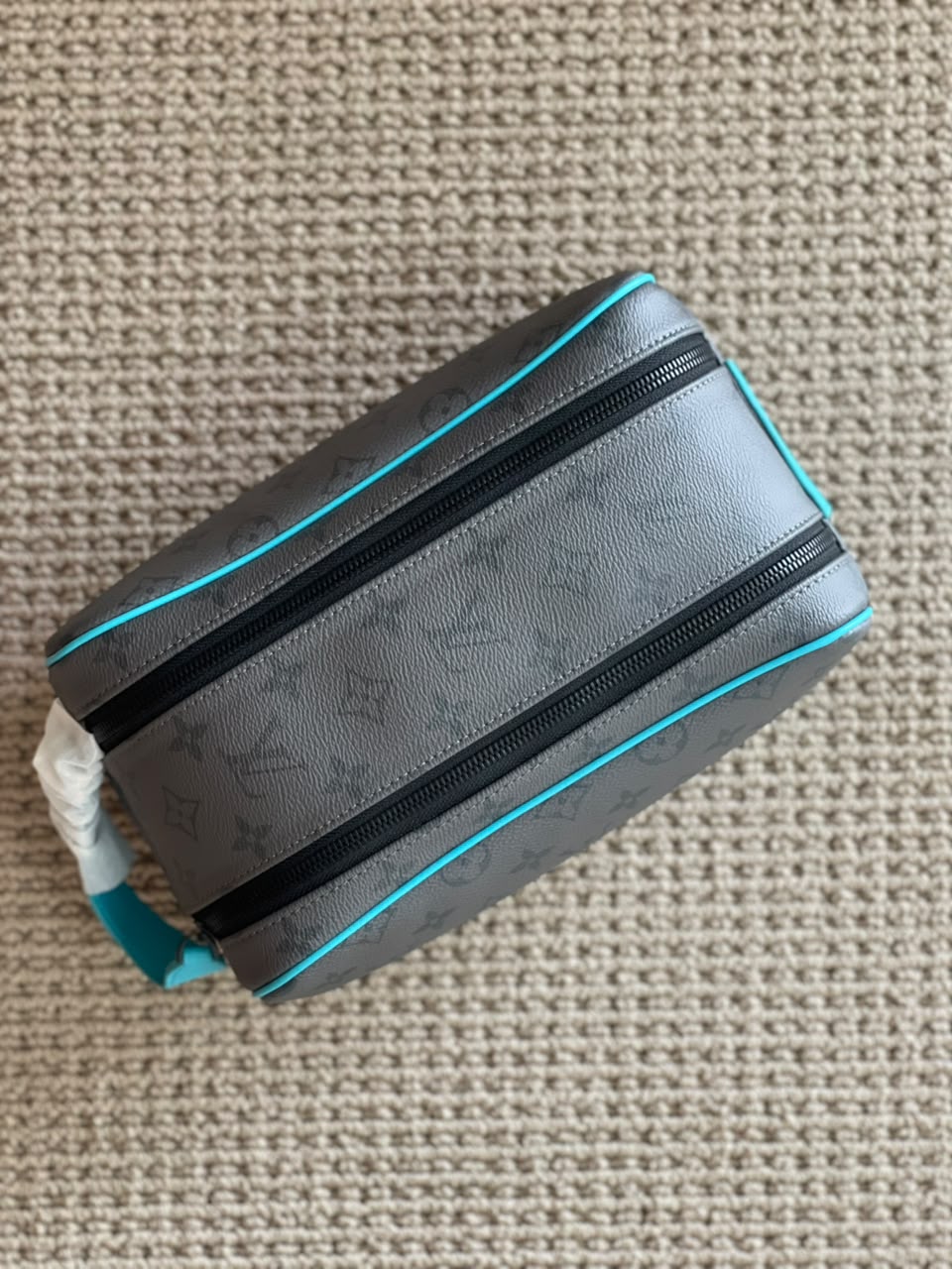 Louis Vuitton Wash Bag - Grey Monogram