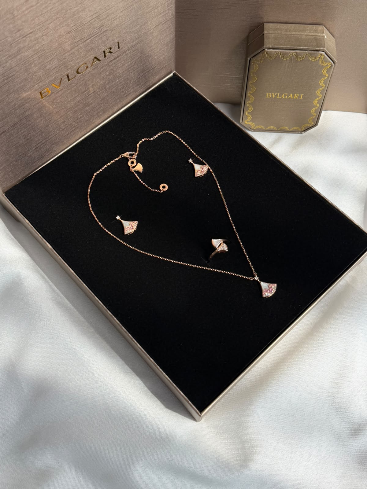 Bulgari Jewelry Set - Gold