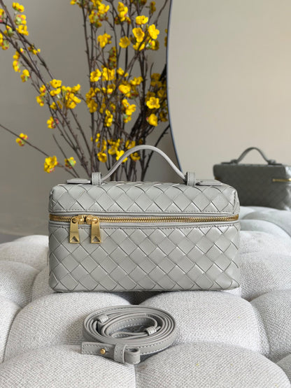 Bottega Shoulder Bag - Grey