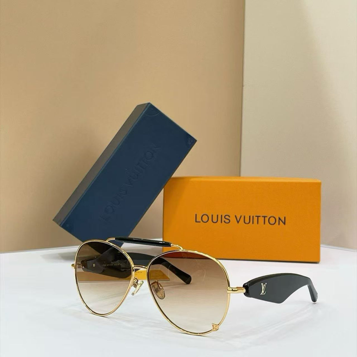 Louis Vuitton Aviator Sunglasses - 