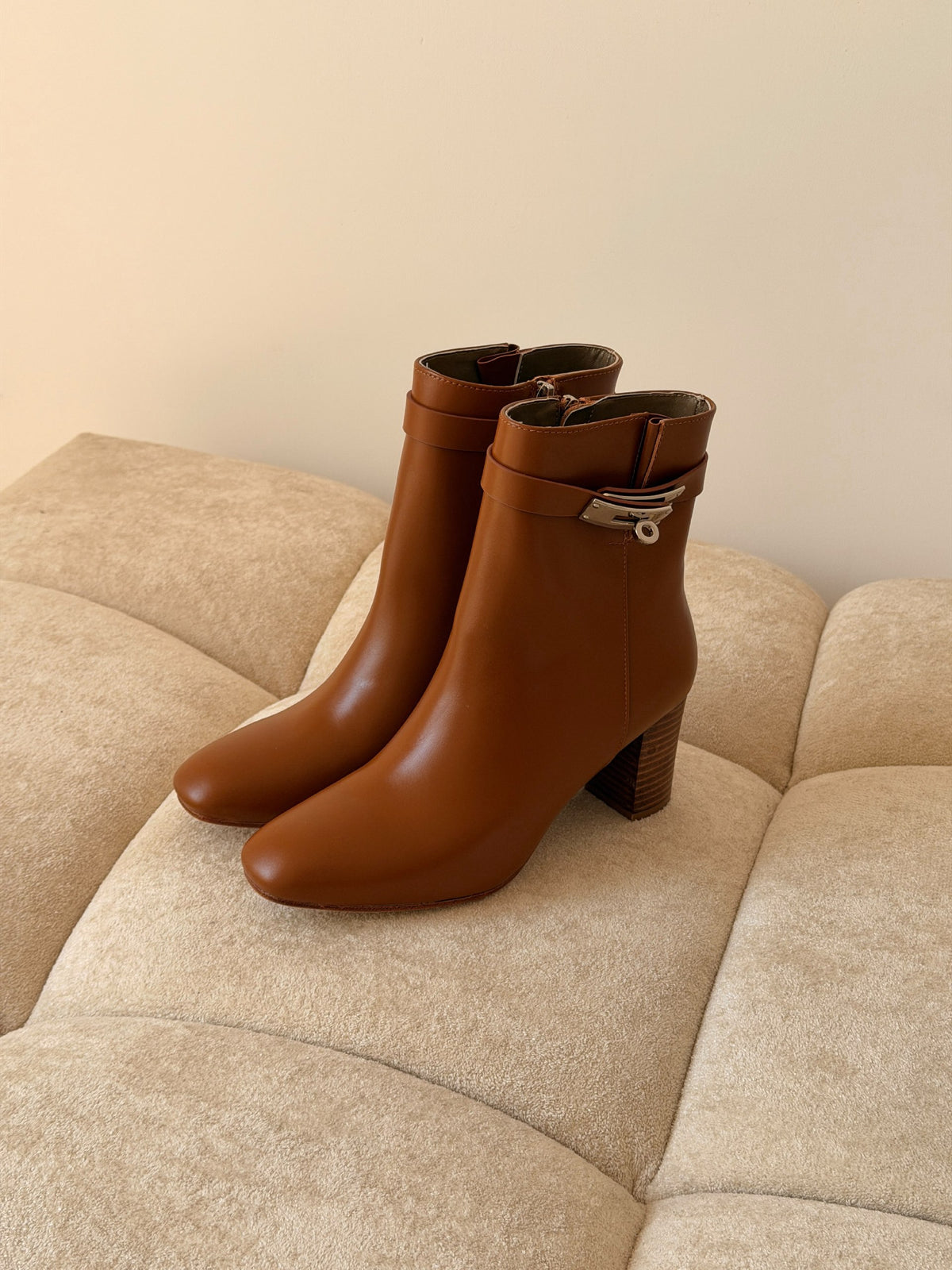 Hermes Rounded-Toe Buckle Boots - Brown, Black