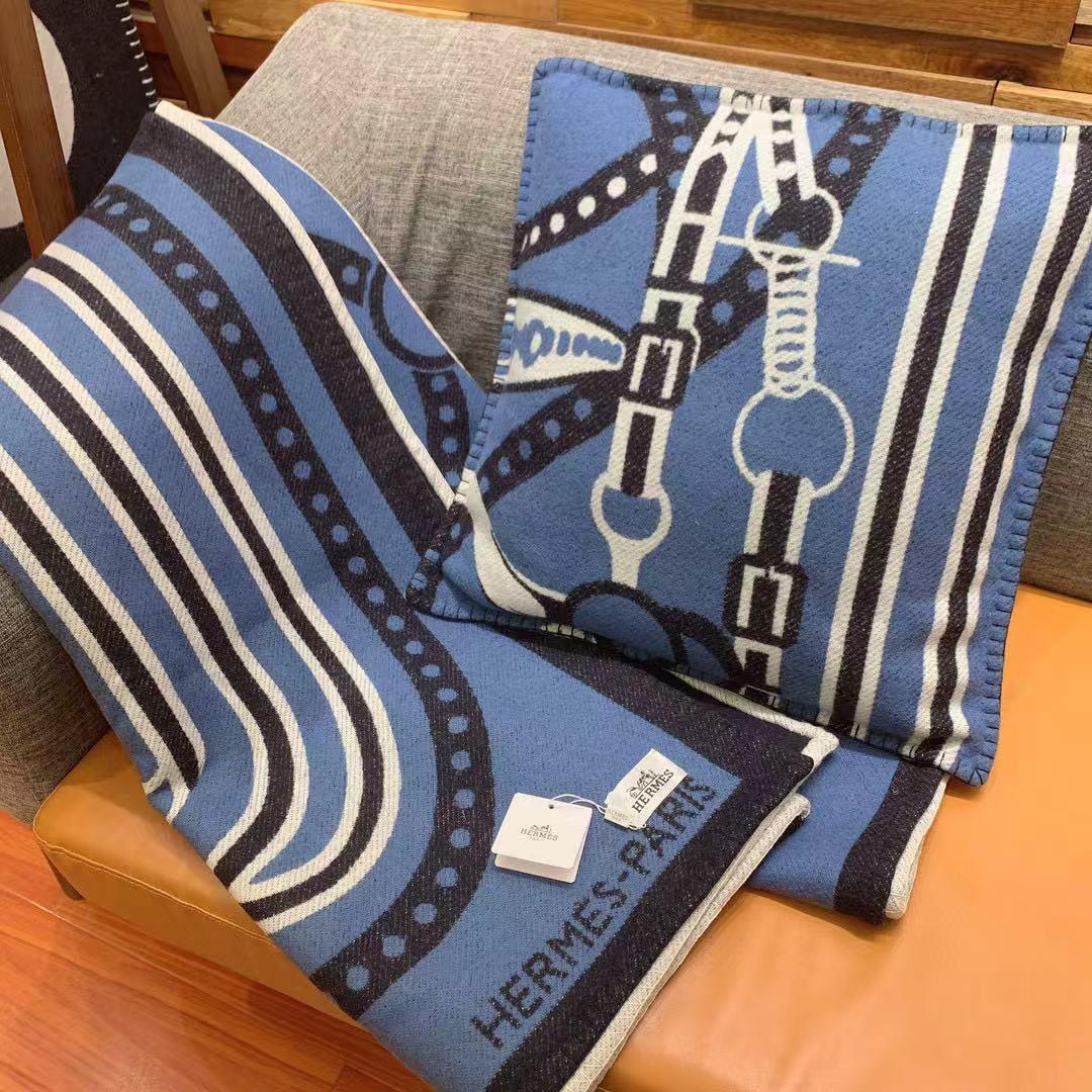 Hermes Equestrian-Print Shawl - Blue