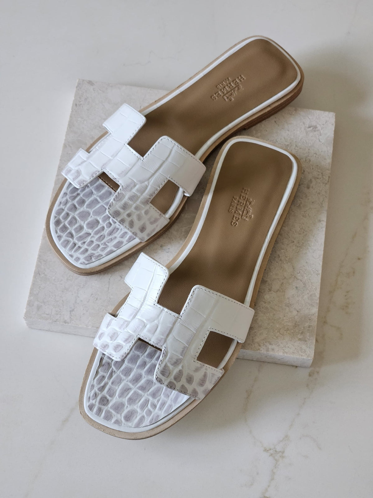 Hermès Crocodile-Print Slippers - White & Grey Embossed