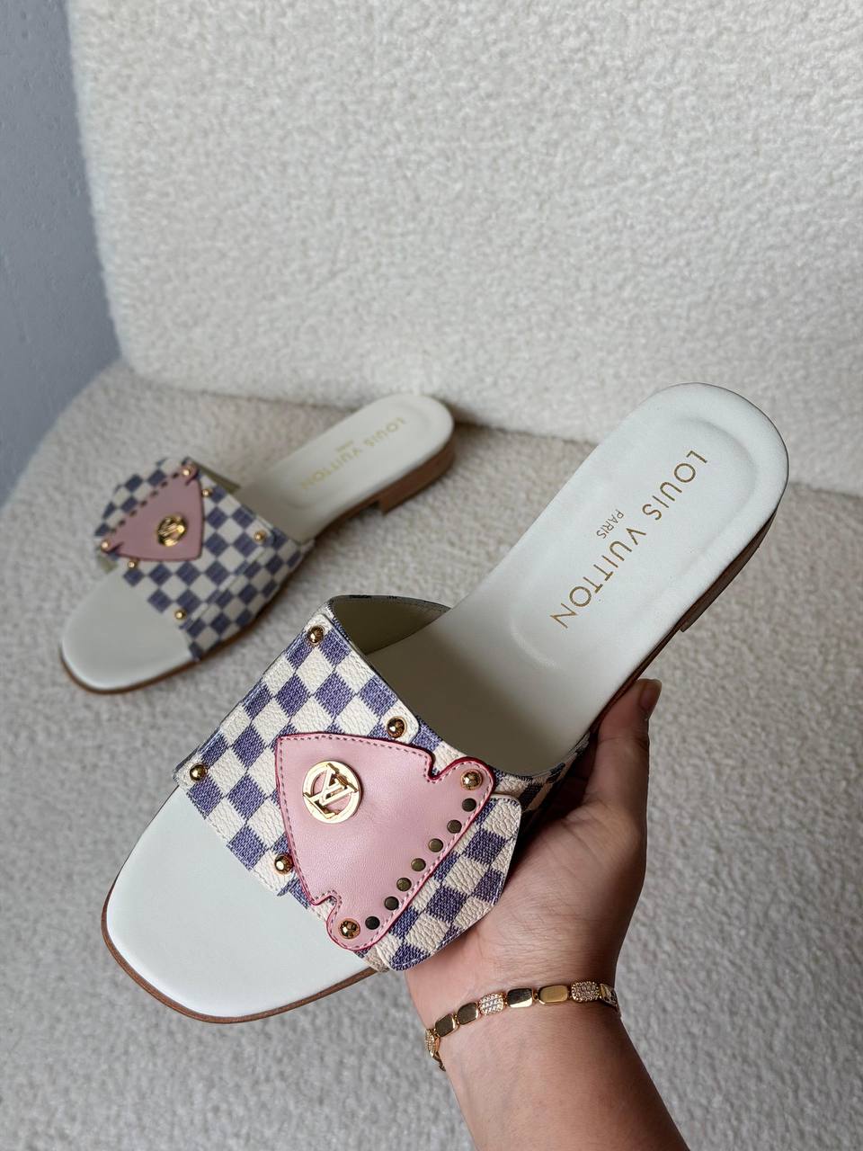 Louis Vuitton Slipper - 