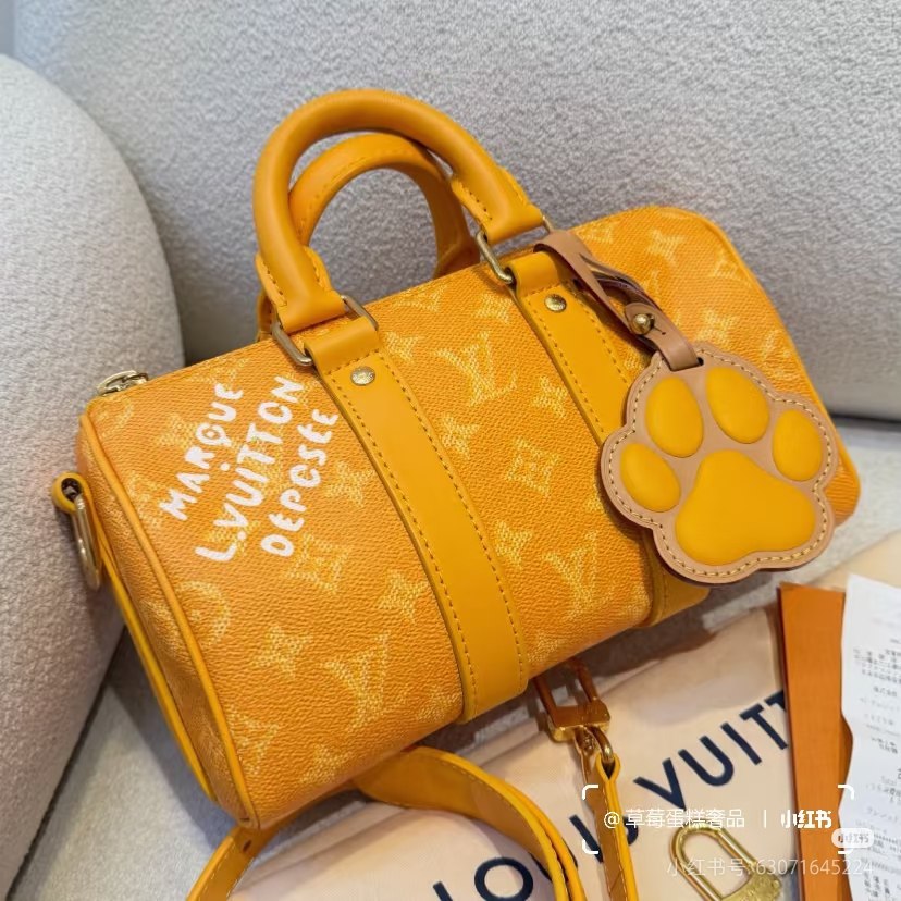 Louis Vuitton Handbag - Orange