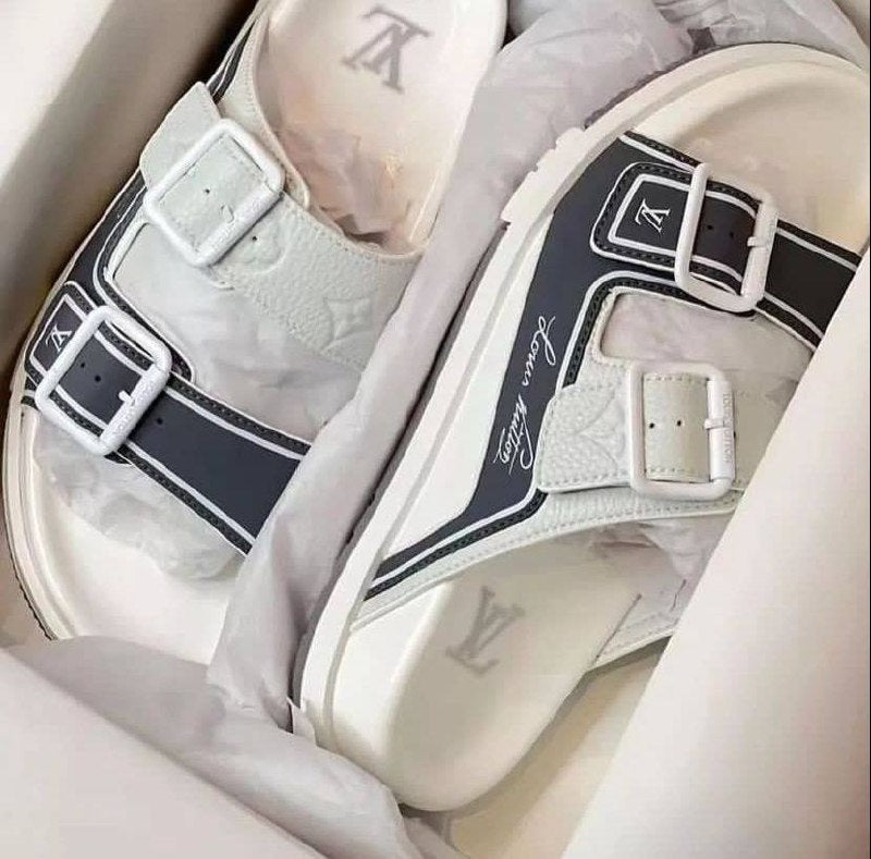 Louis Vuitton Slipper - 