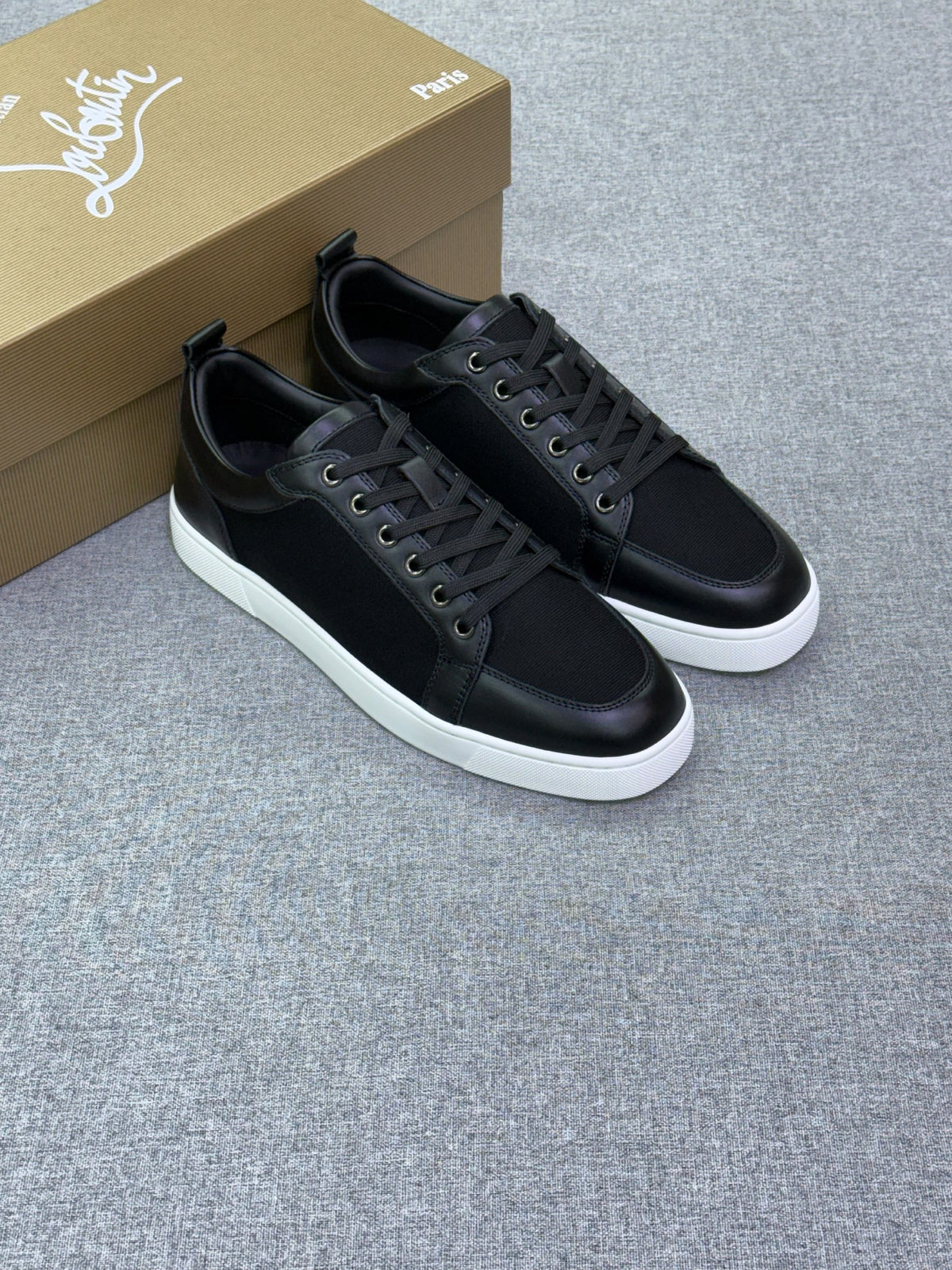 Christian Louboutin Mesh-Panel Sneakers - Black