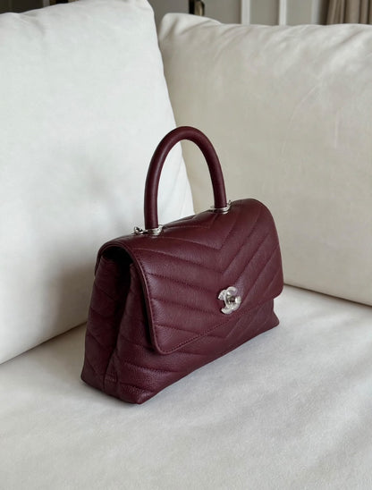 Chanel Chevron Top Handle Handbag - Burgundy