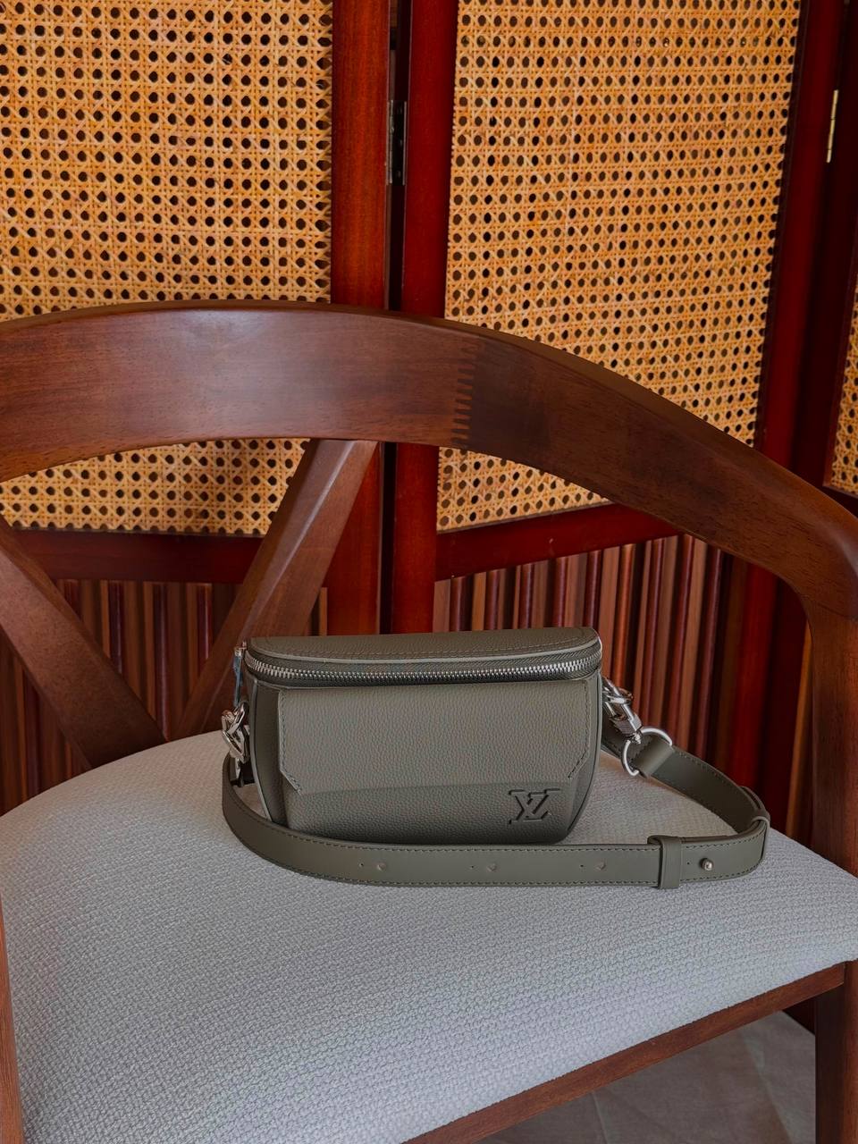 Louis Vuitton Messenger Bag - 