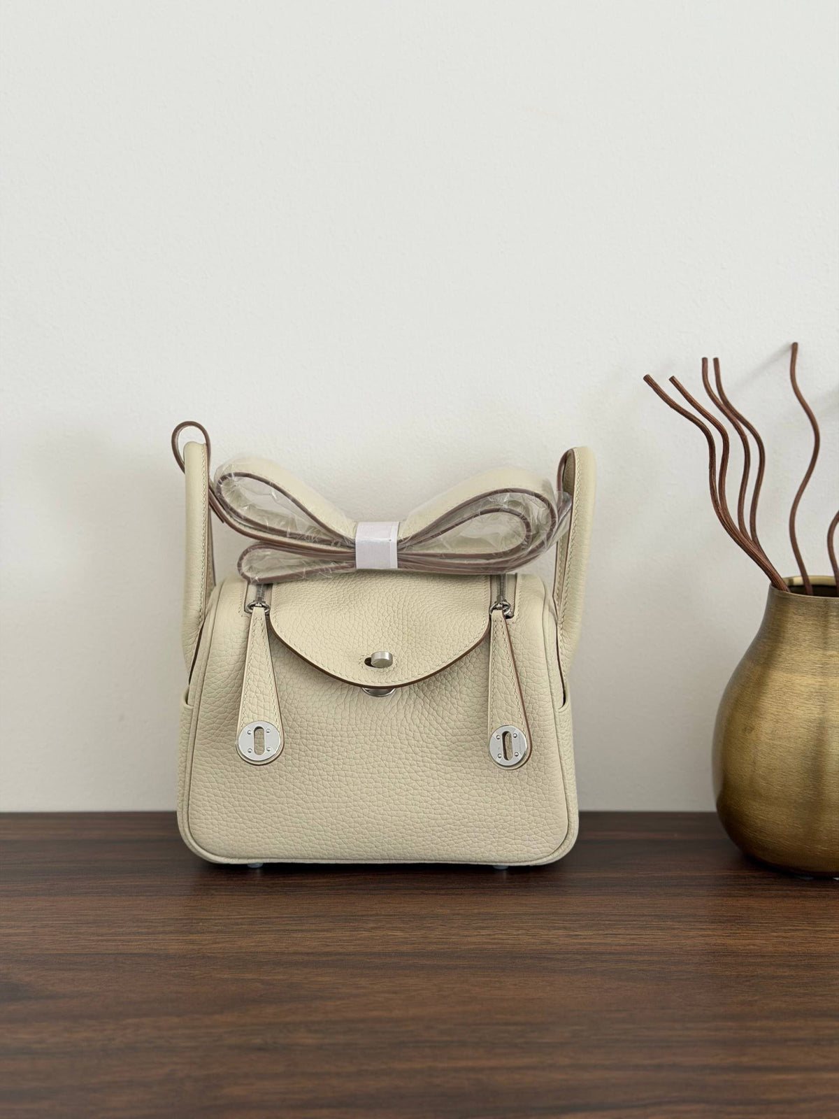 Hermès Lindy Shoulder Bag - White