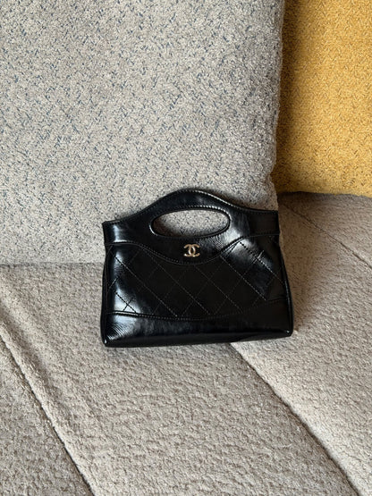 Chanel Cutout-Handle Handbag - Black