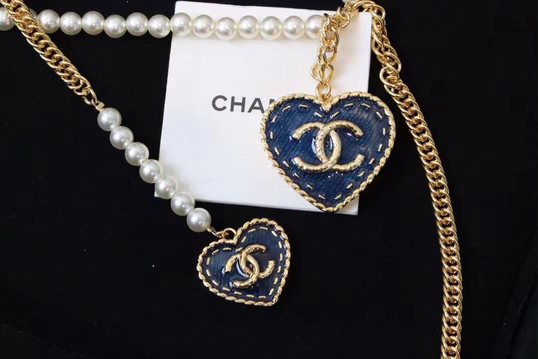 Chanel Pearl-Chain Belt - White