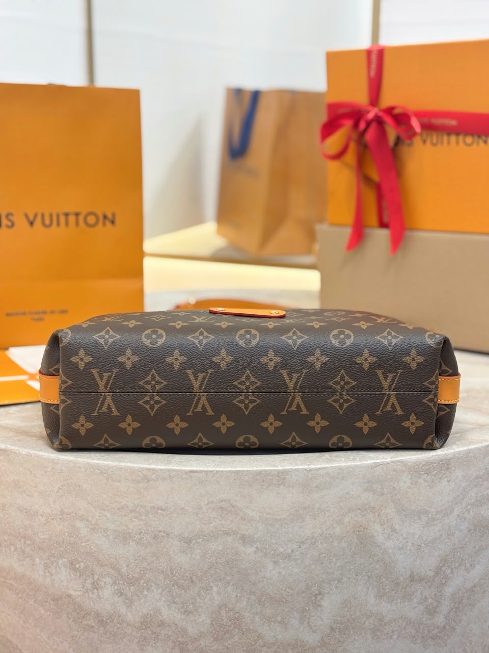 Louis Vuitton Shoulder Bag - Brown Monogram