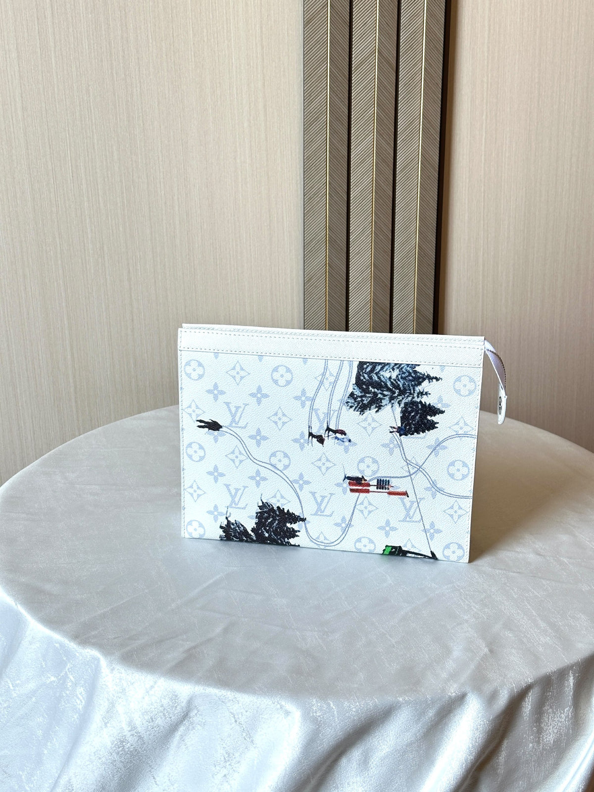 Louis Vuitton Clutch - White Multi Monogram