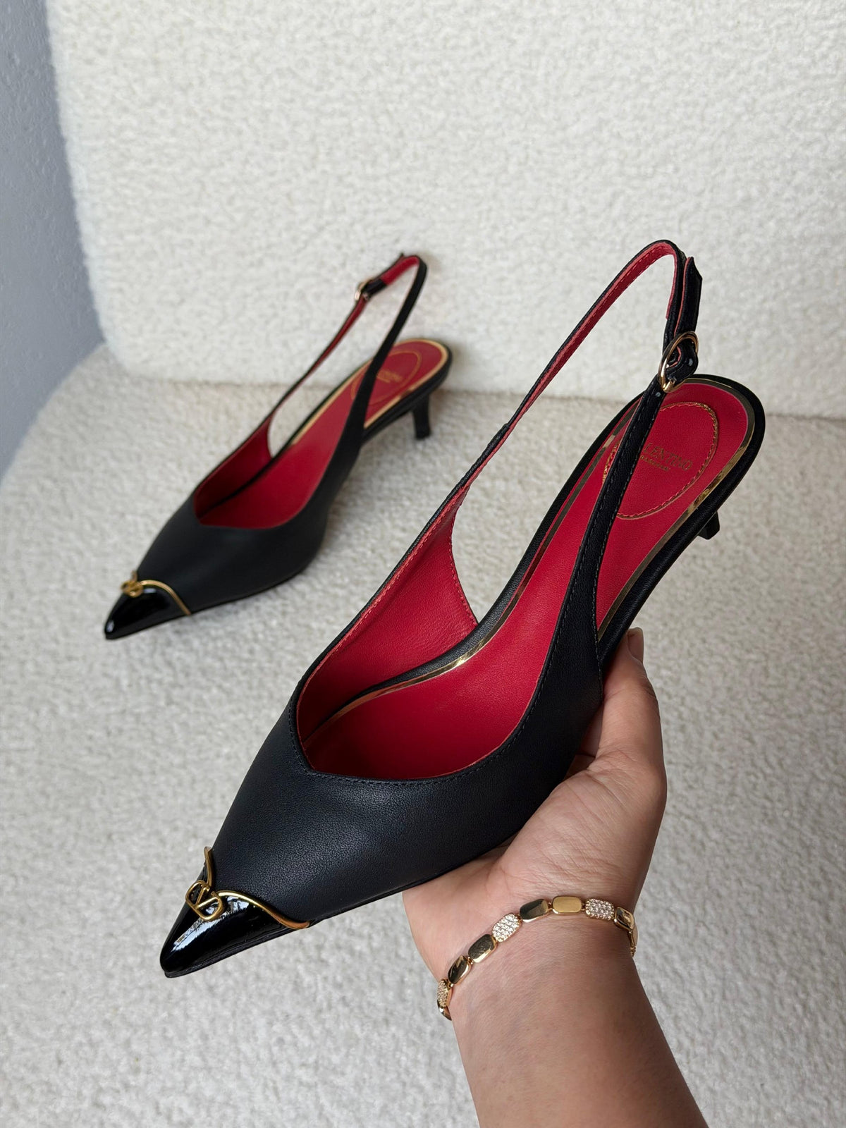 Valentino Garavani Heart-Tip Slingback Heels - Black