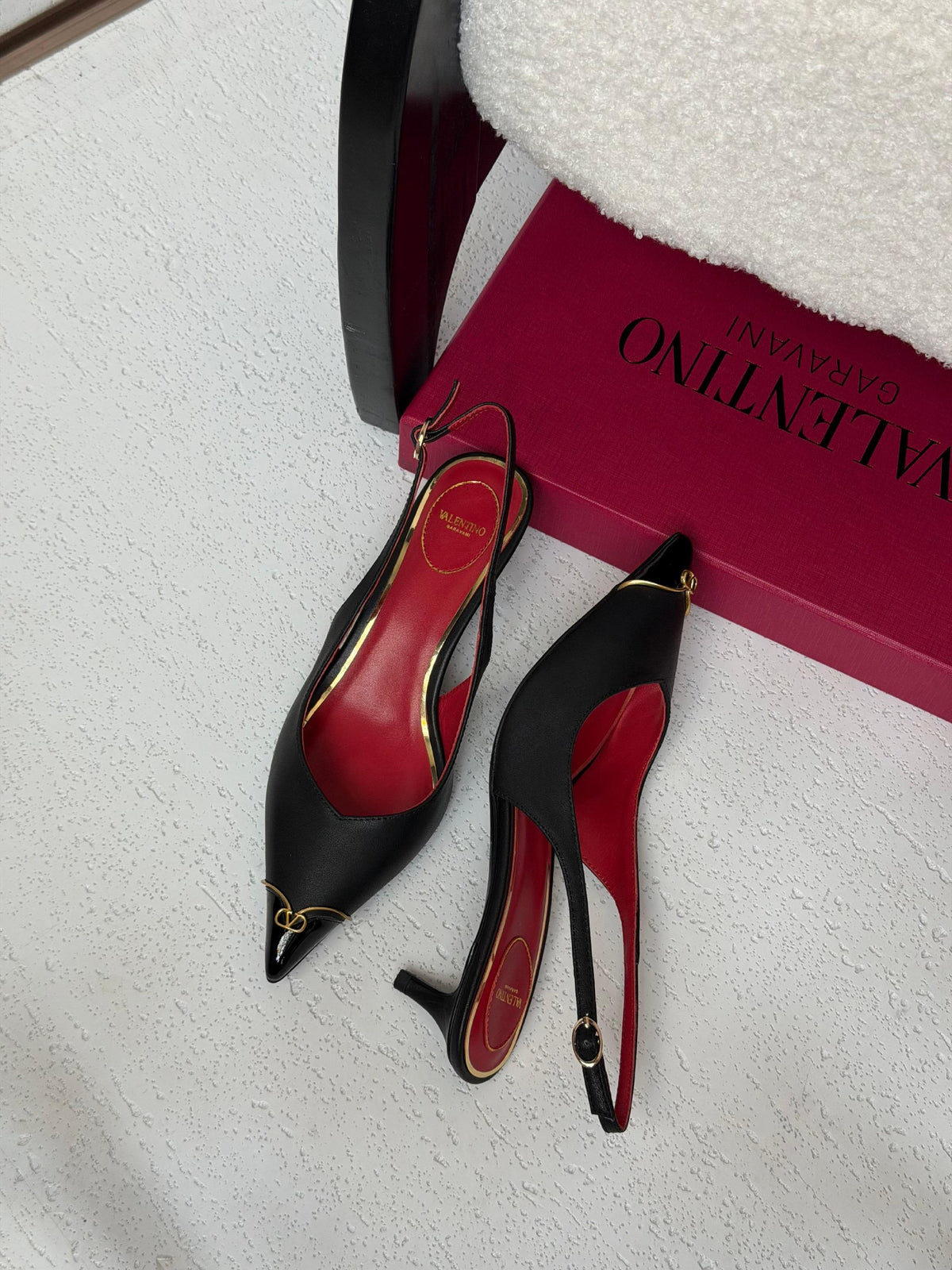 Valentino Garavani Heart-Tip Slingback Heels - Black