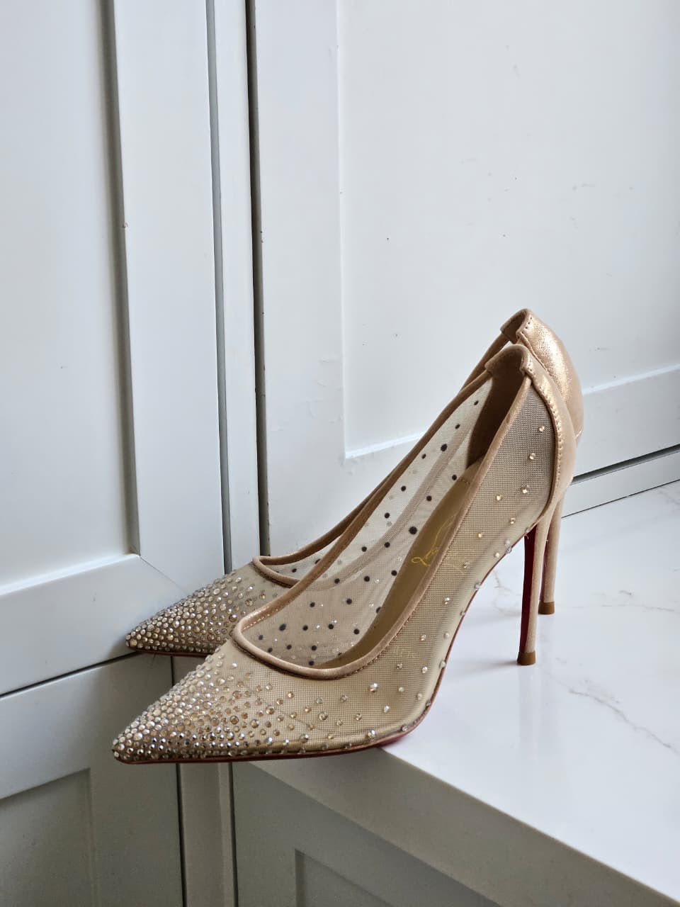 Christian Louboutin Pointed-Toe Heels - Beige