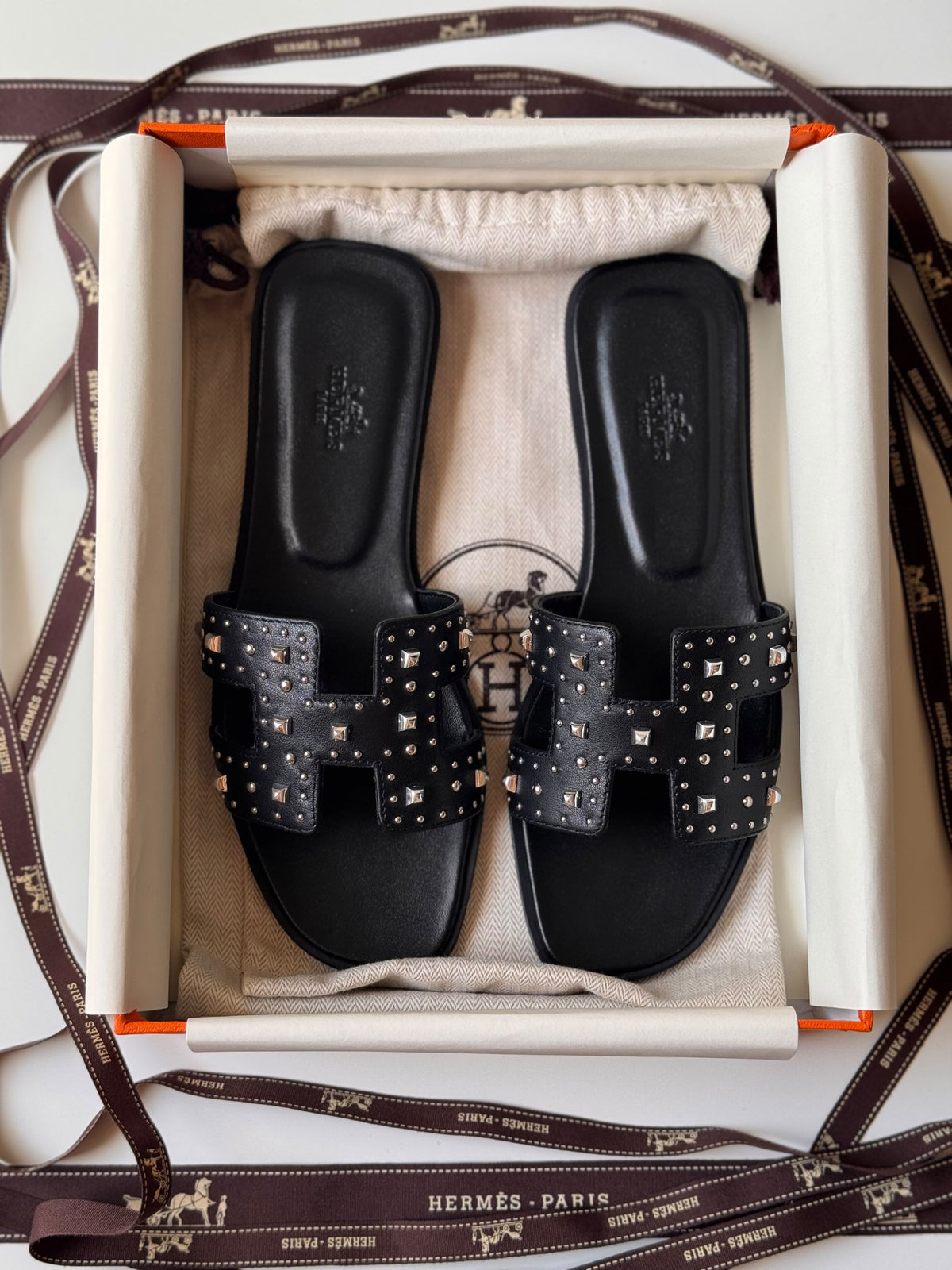 Hermès Studded H-Strap Slippers - Black