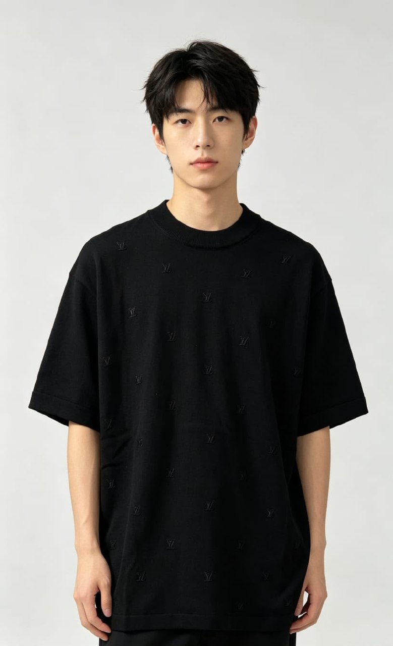 Louis Vuitton T-Shirt Embroidered Motif - Black