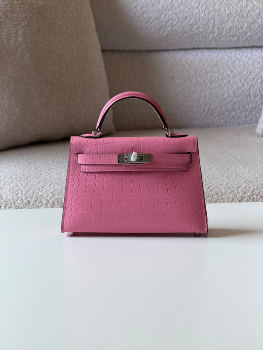 Hermès Mini Kelly Handbag - Pink Embossed