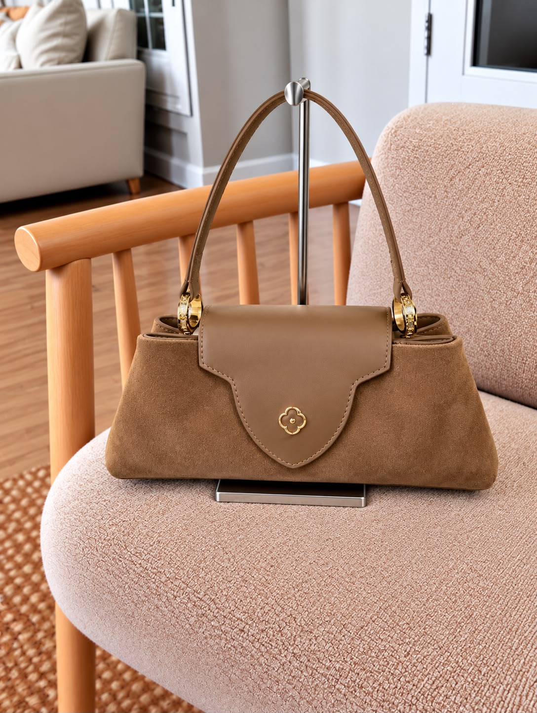 Louis Vuitton Shoulder Bag - Brown