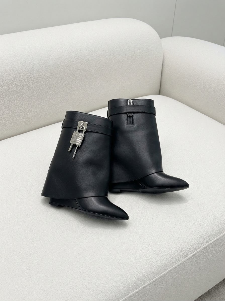 Givenchy Boots - Black