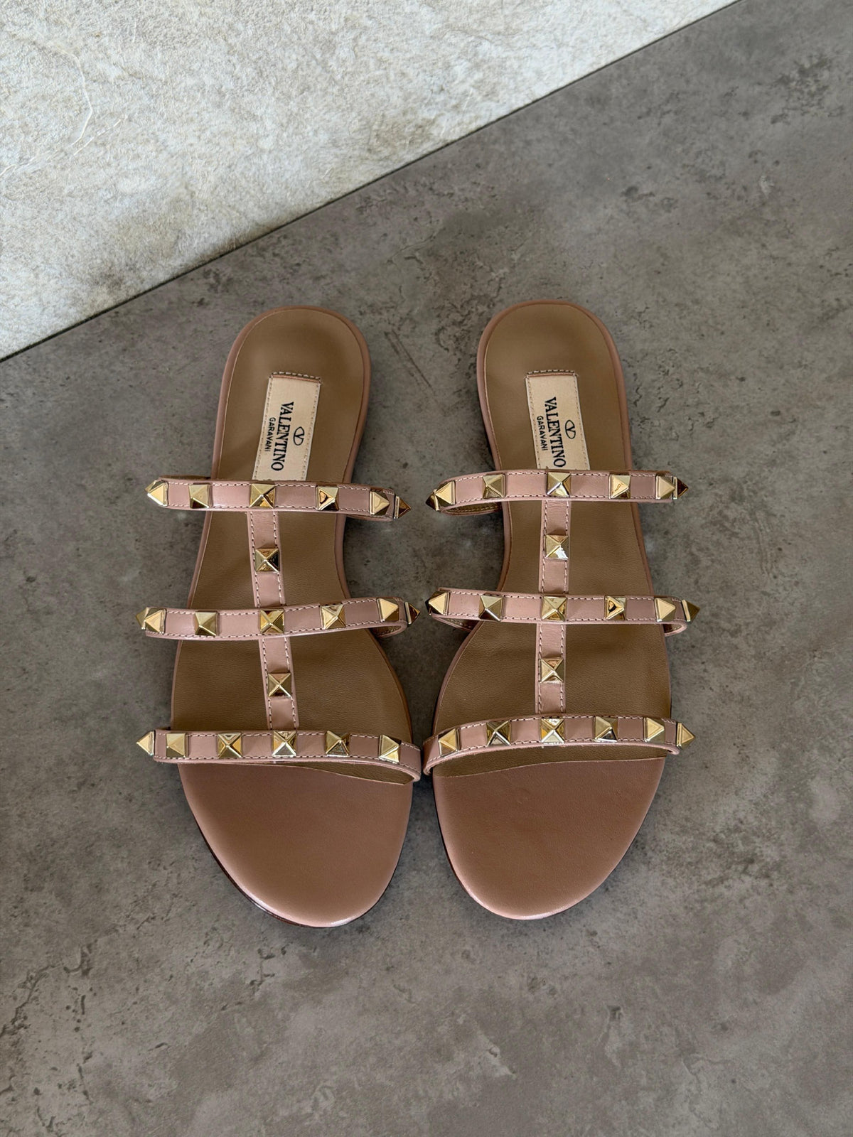 Valentino Garavani Slippers - Pink, Black