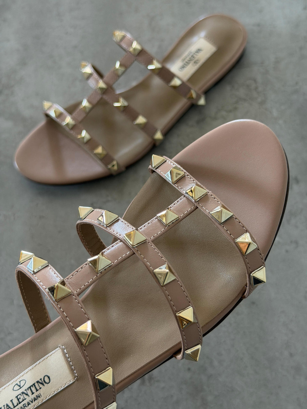 Valentino Garavani Slippers - Pink, Black