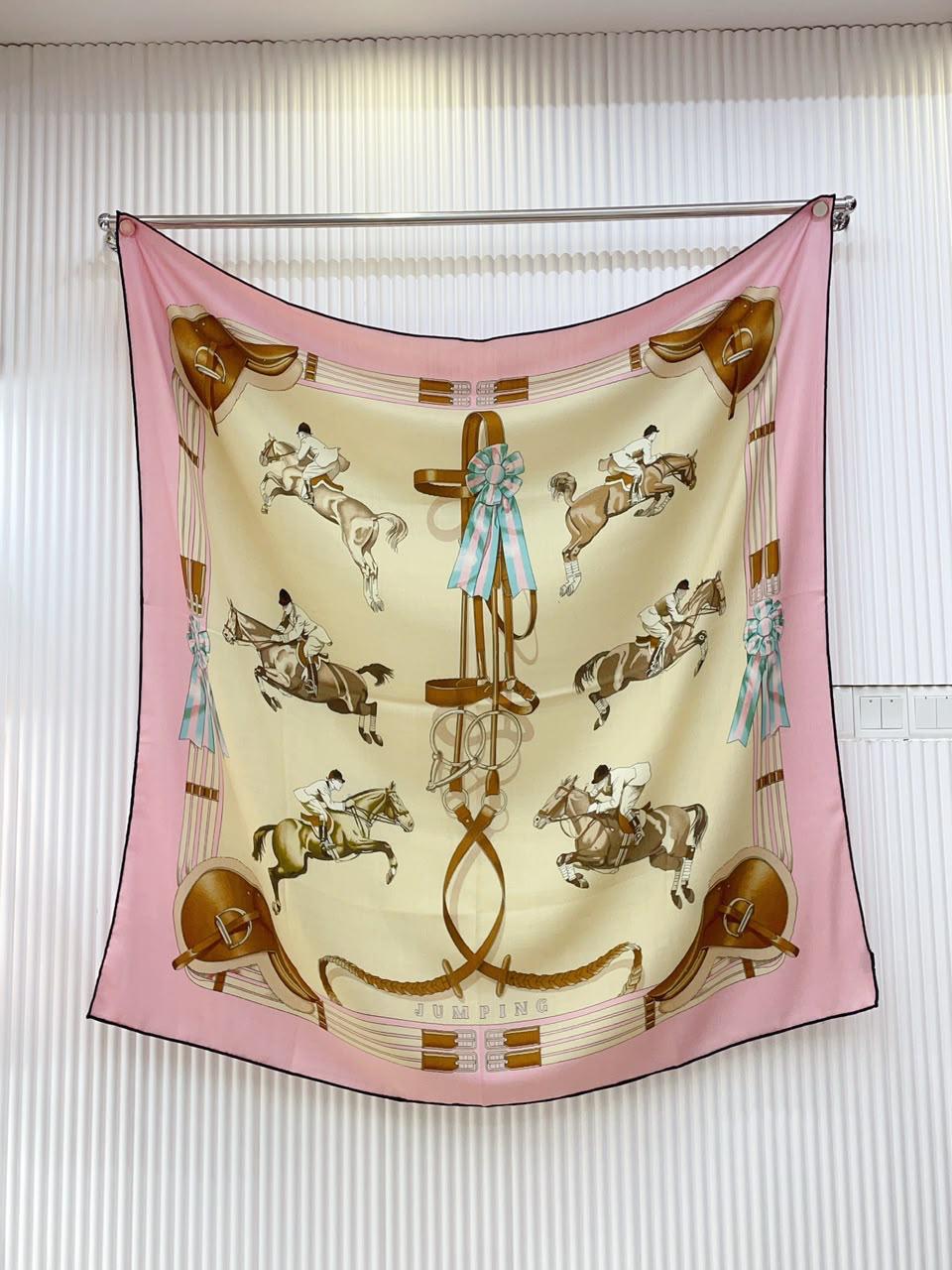 Hermès Scarf - Pink