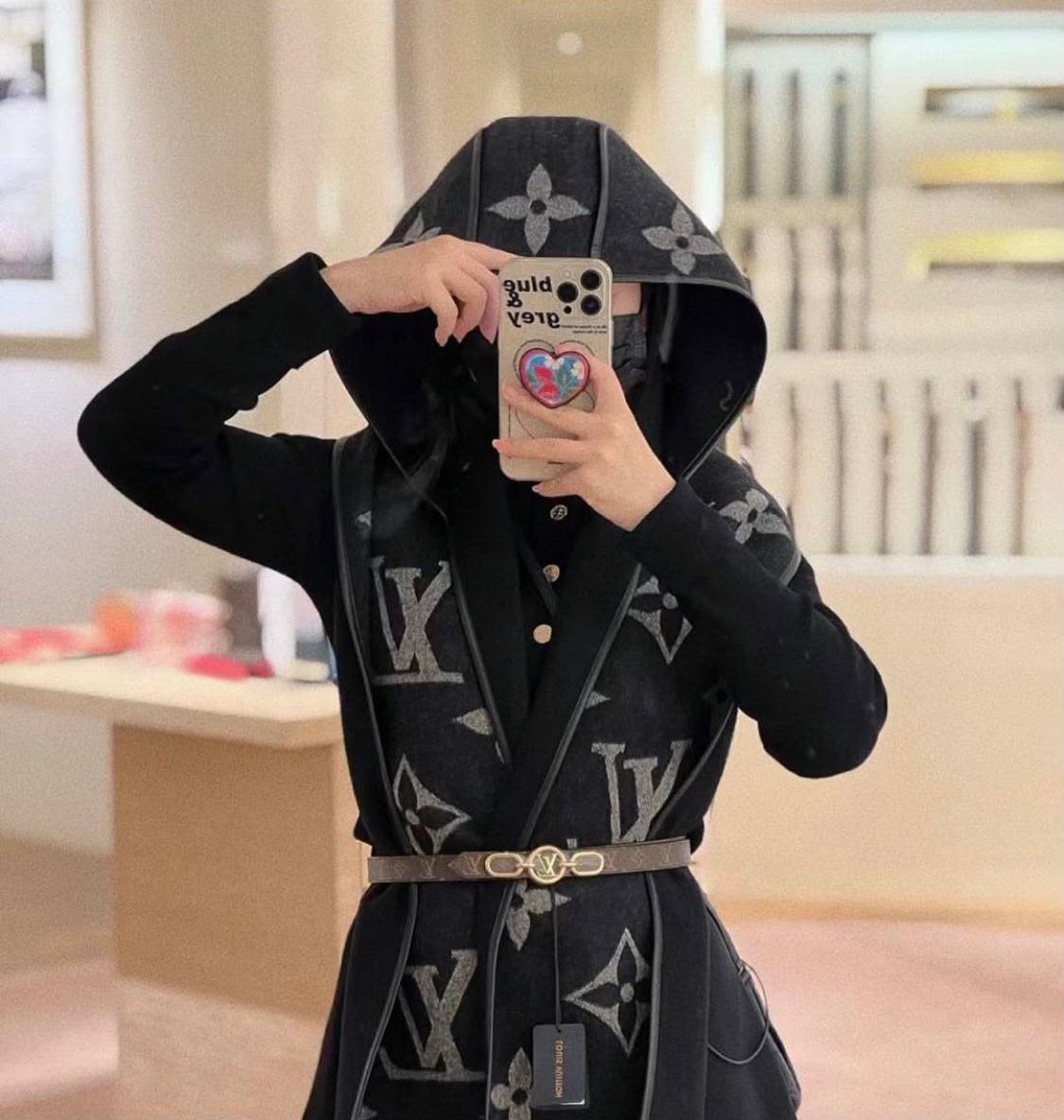 Louis Vuitton Scarf - Black Monogram