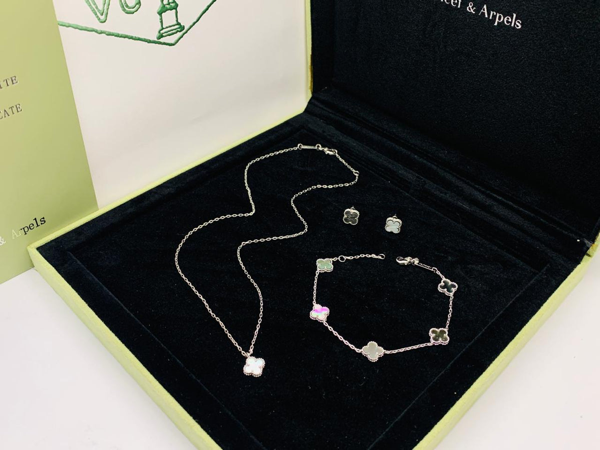 Van Cleef & Arpels Clover Jewelry Set - Multi