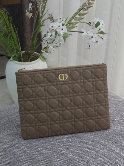 Christian Dior Quilted Clutch - Beige