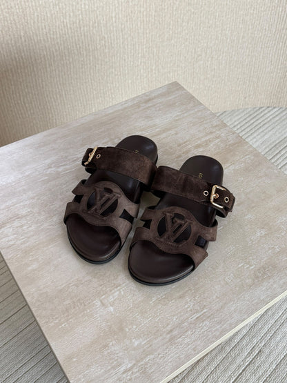 Louis Vuitton Slippers - Brown