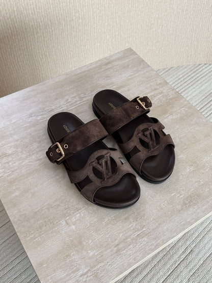 Louis Vuitton Slippers - Brown