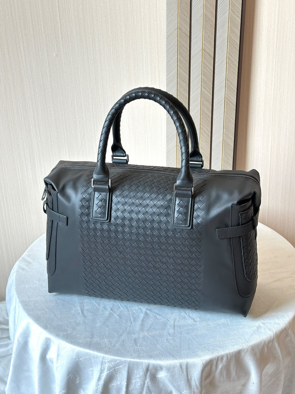 Bottega Veneta Woven Travel Bag Side-Pocket Design - Black