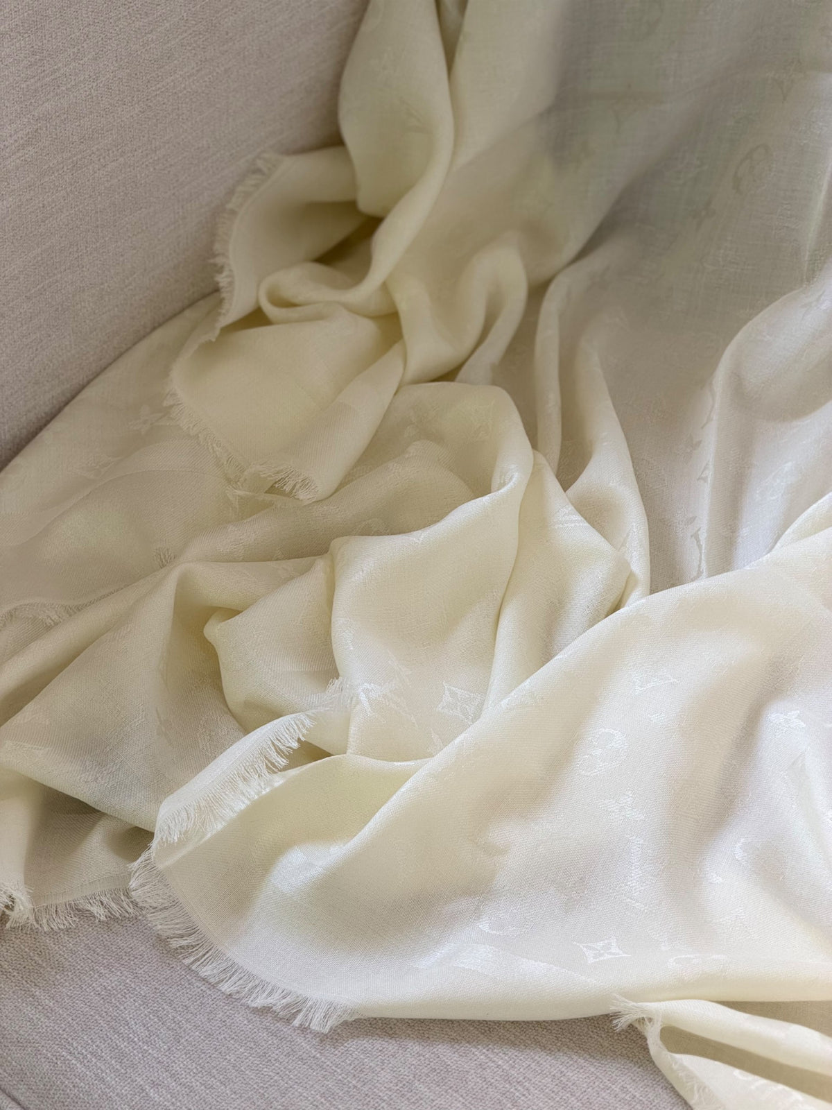 Louis Vuitton Scarf - Ivory